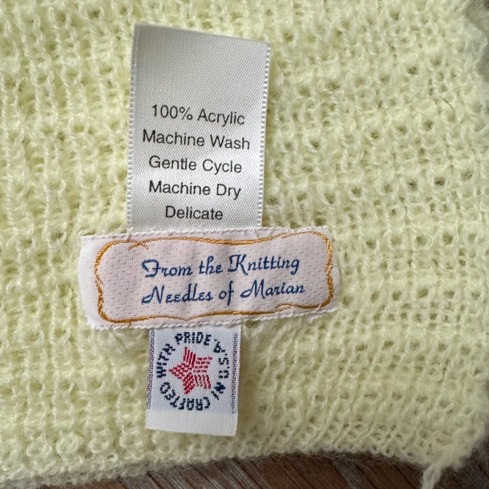 Handmade yellow soft baby blanket 41”x33” made in USA Vintage baby shower‎ gift